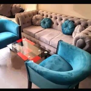 Sofá Chesterfield con Sitiales Curvos – Color Rosado & Turquesa